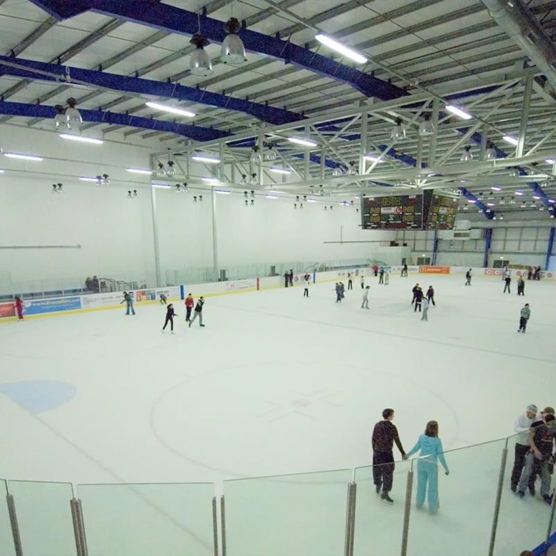 Cutting-Edge Dome For Hockey And Ice Skating With All-Season Capability